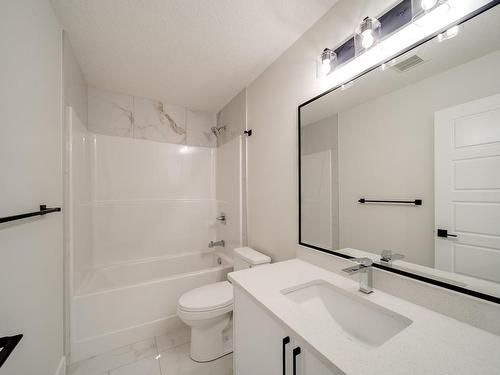 17918 70A Street, Edmonton, AB - Indoor Photo Showing Bathroom