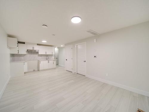 17918 70A Street, Edmonton, AB - Indoor Photo Showing Kitchen