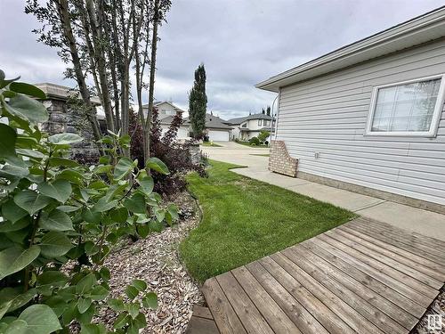 2 Lamplight Dr, Spruce Grove, AB 