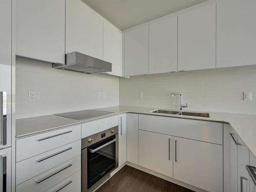 2613 10360 102 Street, Edmonton, AB - Indoor Photo Showing Kitchen With Double Sink With Upgraded Kitchen