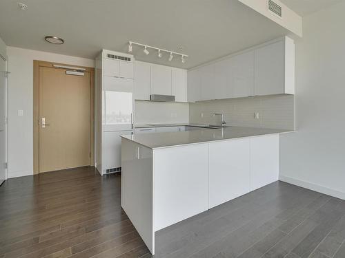 2613 10360 102 Street, Edmonton, AB - Indoor Photo Showing Kitchen