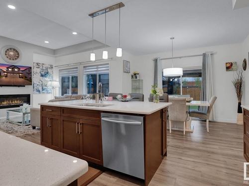 540 Eagleson Wynd, Edmonton, AB - Indoor Photo Showing Kitchen