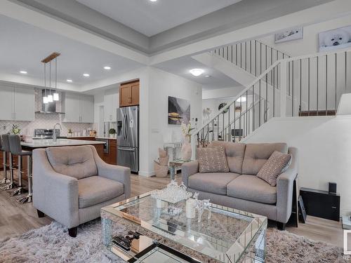 540 Eagleson Wynd, Edmonton, AB - Indoor Photo Showing Living Room