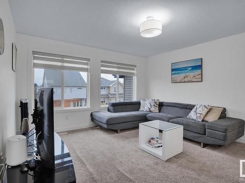 540 Eagleson Wynd, Edmonton, AB - Indoor Photo Showing Living Room