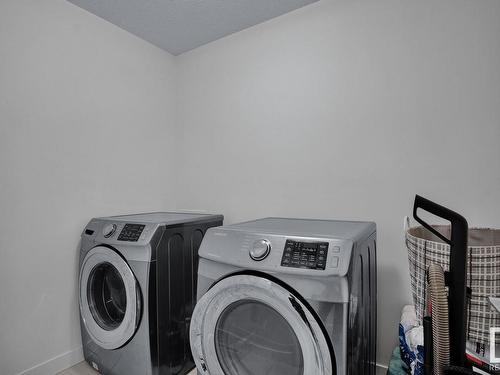 540 Eagleson Wynd, Edmonton, AB - Indoor Photo Showing Laundry Room