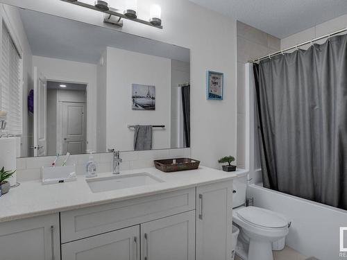 540 Eagleson Wynd, Edmonton, AB - Indoor Photo Showing Bathroom