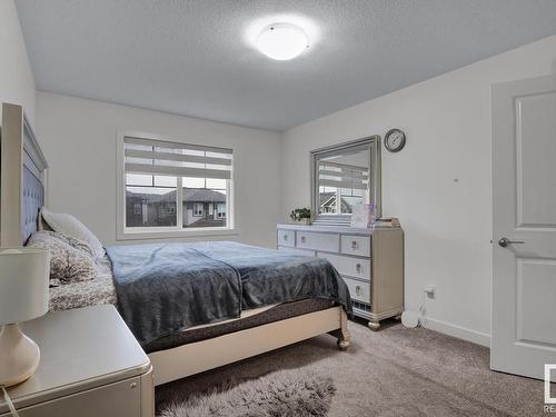 540 Eagleson Wynd, Edmonton, AB - Indoor Photo Showing Bedroom