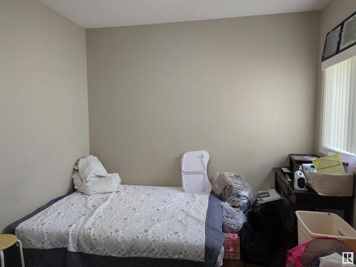 16719 54 Street, Edmonton, AB - Indoor Photo Showing Bedroom