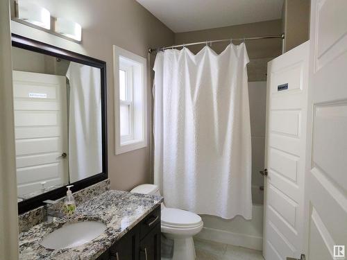 16719 54 Street, Edmonton, AB - Indoor Photo Showing Bathroom