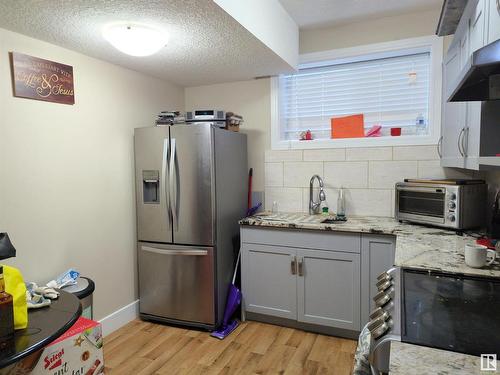 16719 54 Street, Edmonton, AB - Indoor Photo Showing Kitchen