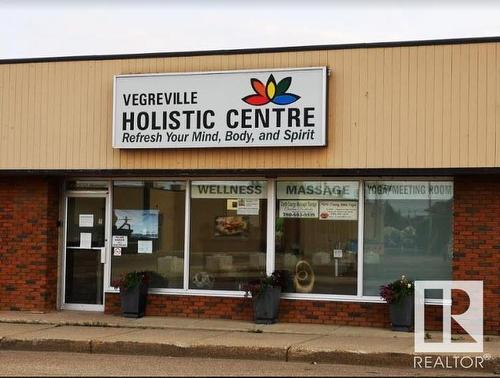 4927 51 Av, Vegreville, AB 