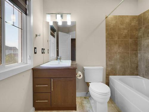 2907 15 Street, Edmonton, AB - Indoor Photo Showing Bathroom