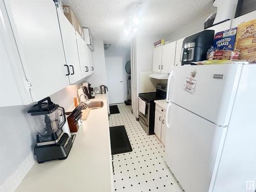 1906 9903 104 St, Edmonton, AB - Indoor Photo Showing Kitchen