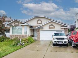 212 PETER CL NW  Edmonton, AB T5T 5Y5