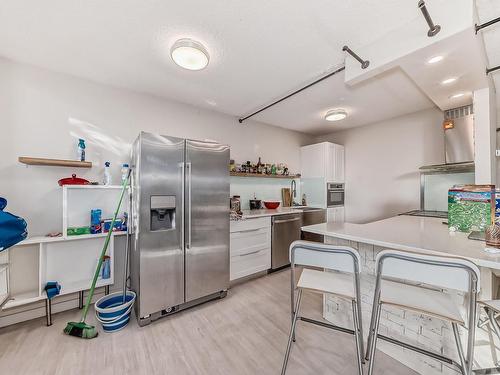 215 13910 Stony Plain Road, Edmonton, AB - Indoor Photo Showing Kitchen