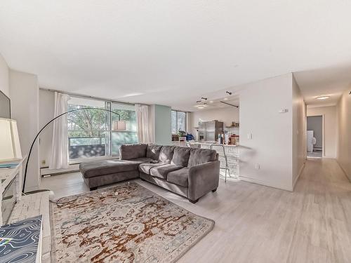 215 13910 Stony Plain Road, Edmonton, AB - Indoor Photo Showing Living Room