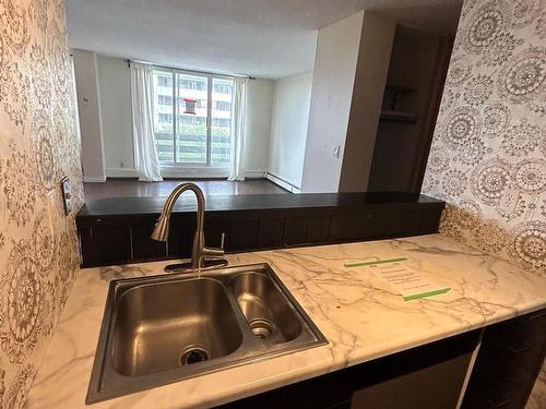 605 10160 116 Street, Edmonton, AB - Indoor Photo Showing Kitchen