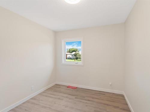 7320 77 Street, Edmonton, AB - Indoor Photo Showing Other Room