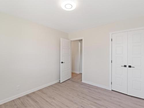 7320 77 Street, Edmonton, AB - Indoor Photo Showing Other Room