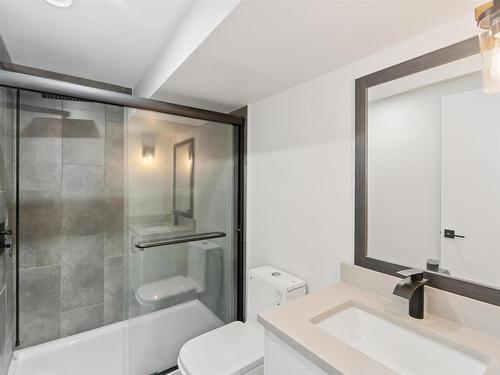 7320 77 Street, Edmonton, AB - Indoor Photo Showing Bathroom