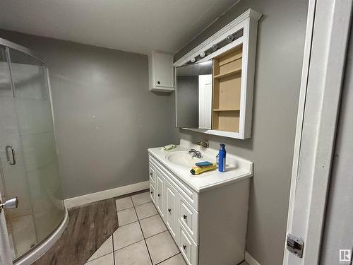 100 27438 Twp Rd 490, Rural Leduc County, AB - Indoor Photo Showing Bathroom