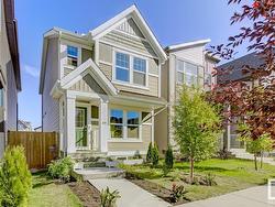 1009 DANIELS LO SW  Edmonton, AB T6W 4C9