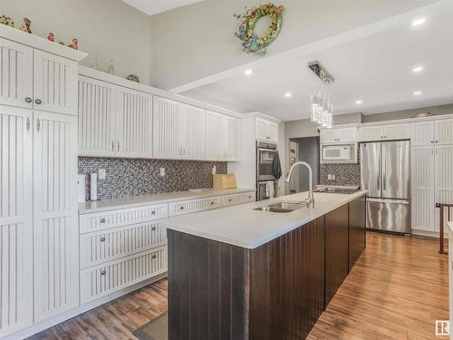 A&B 48472 Rge Rd 252, Rural Leduc County, AB - Indoor Photo Showing Kitchen With Double Sink With Upgraded Kitchen