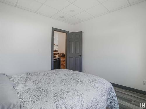 A&B 48472 Rge Rd 252, Rural Leduc County, AB - Indoor Photo Showing Bedroom