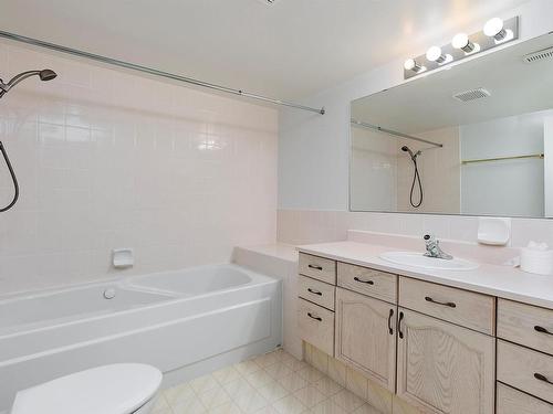 108 Ravine Villa(S), Leduc, AB - Indoor Photo Showing Bathroom