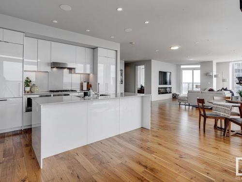 4704 10360 102 Street, Edmonton, AB - Indoor Photo Showing Kitchen With Upgraded Kitchen