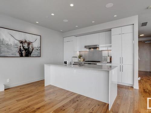 4704 10360 102 Street, Edmonton, AB - Indoor Photo Showing Kitchen