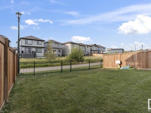 3323 8 St Nw, Edmonton, AB 