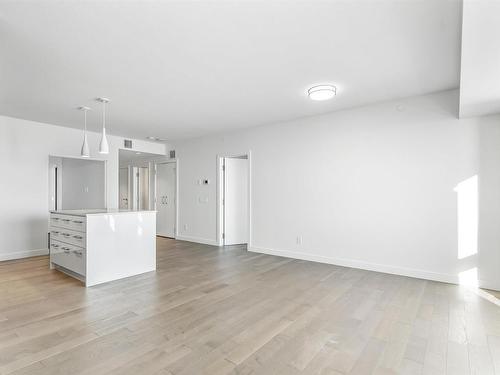 5406 10310 102 Street, Edmonton, AB - Indoor Photo Showing Kitchen