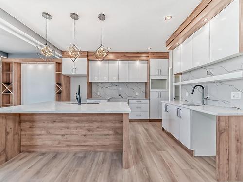 28 Ashbury Crescent, Spruce Grove, AB - Indoor Photo Showing Kitchen