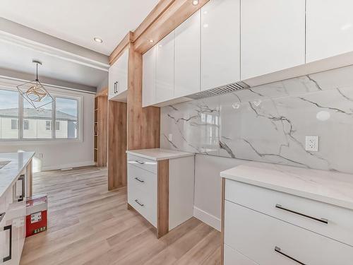 28 Ashbury Crescent, Spruce Grove, AB - Indoor Photo Showing Kitchen