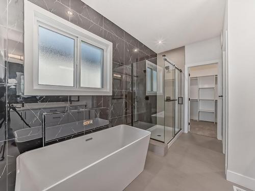 28 Ashbury Crescent, Spruce Grove, AB - Indoor Photo Showing Bathroom