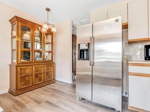 11731 145 Avenue Nw, Edmonton, AB - Indoor Photo Showing Kitchen