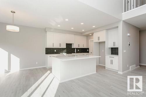 33 Cannes Cove, St. Albert, AB - Indoor Photo Showing Kitchen