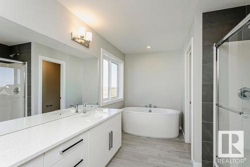 33 Cannes Cove, St. Albert, AB - Indoor Photo Showing Bathroom