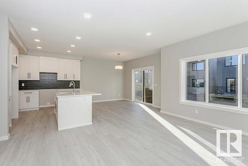 35 Cannes Cove, St. Albert, AB - Indoor Photo Showing Kitchen With Upgraded Kitchen