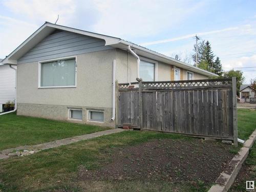 5017 52 St, Barrhead, AB 