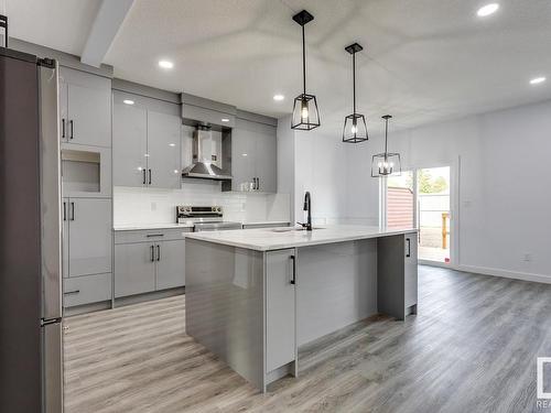 31 Caledon Crescent, Spruce Grove, AB - Indoor Photo Showing Kitchen