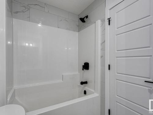 31 Caledon Crescent, Spruce Grove, AB - Indoor Photo Showing Bathroom