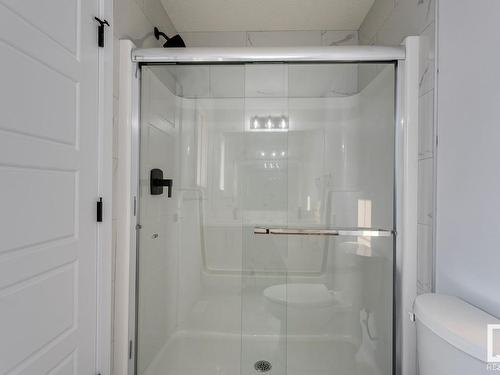 31 Caledon Crescent, Spruce Grove, AB - Indoor Photo Showing Bathroom