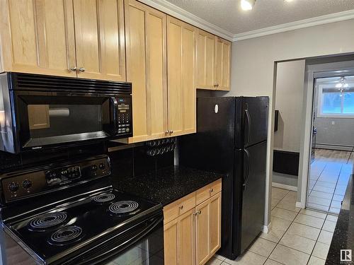 104 9925 83 Avenue, Edmonton, AB - Indoor Photo Showing Kitchen