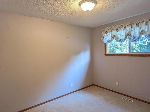 5106 45B Avenue, Vegreville, AB - Indoor Photo Showing Other Room