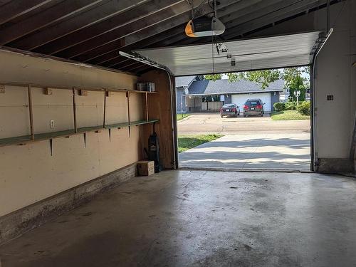 5106 45B Avenue, Vegreville, AB - Indoor Photo Showing Garage