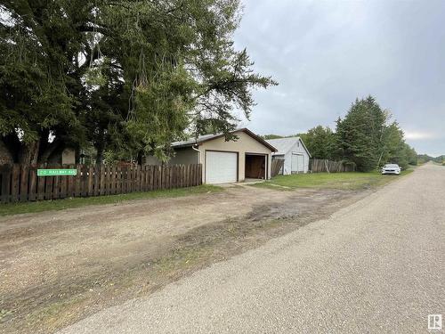 20 Railway Av, Duffield, AB 