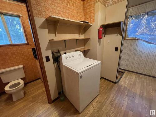 20 Railway Avenue, Duffield, AB - Indoor Photo Showing Laundry Room