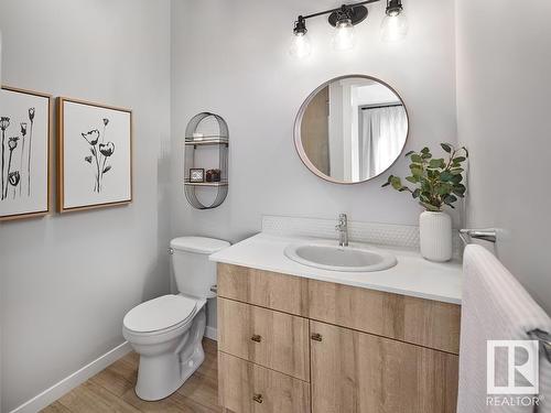 25 29 Airport Road, Edmonton, AB - Indoor Photo Showing Bathroom